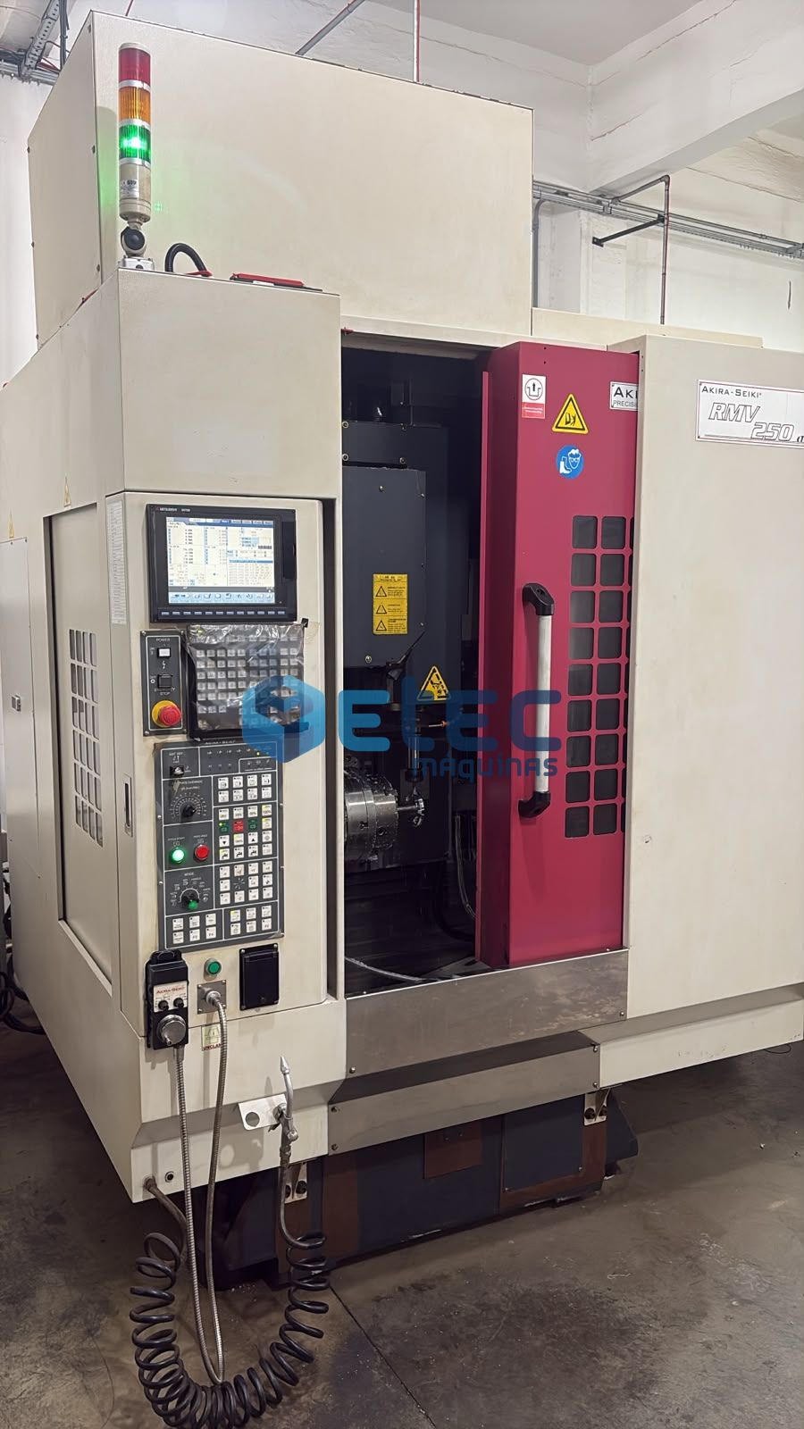 Centro de Usinagem 5 Eixos Akira Seiki RMV 250 RT