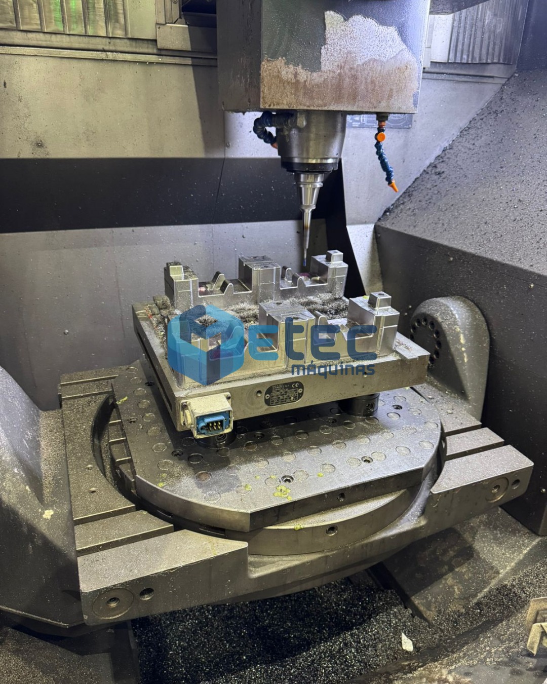 Centro de Usinagem 5 Eixos DMG DMU 65