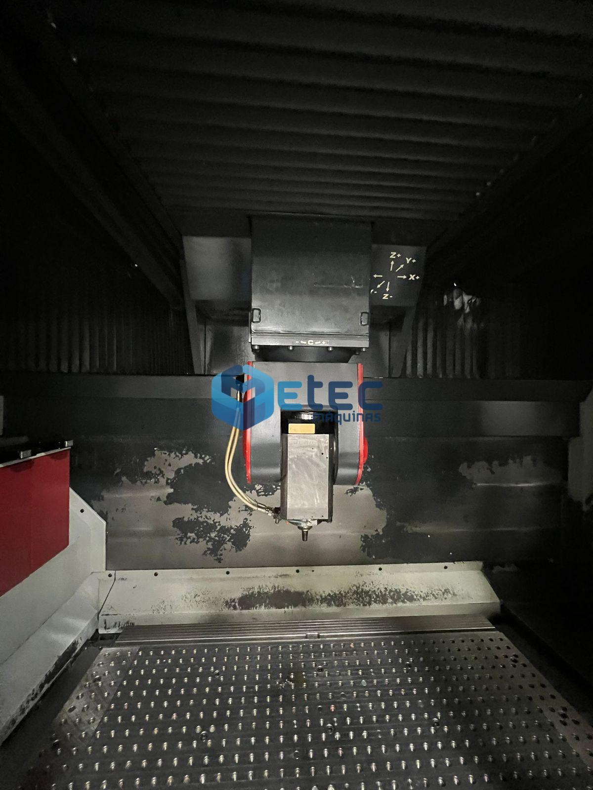 Centro de Usinagem 5 Eixos Fidia K197