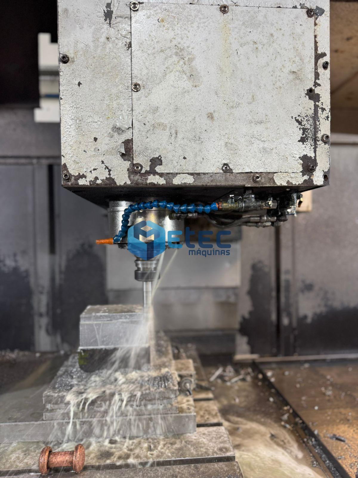 Centro de Usinagem Akira Seiki V8XP