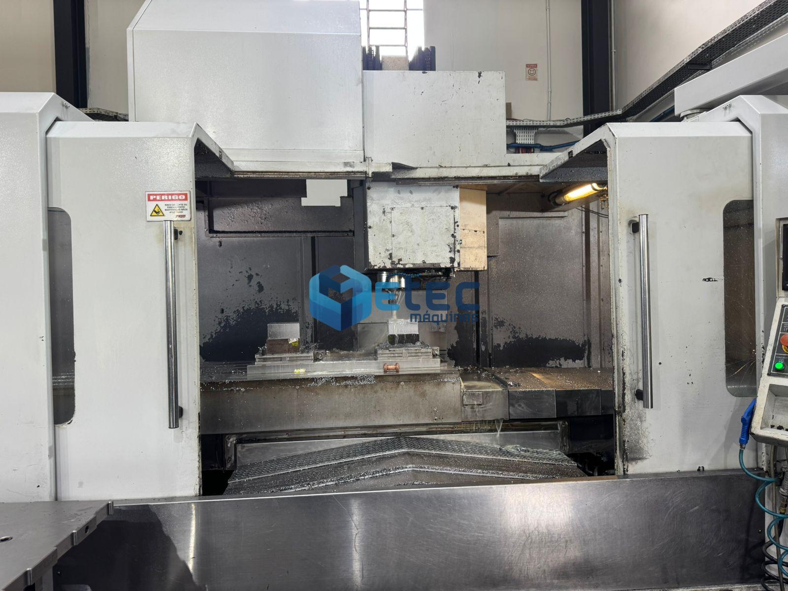 Centro de Usinagem Akira Seiki V8XP