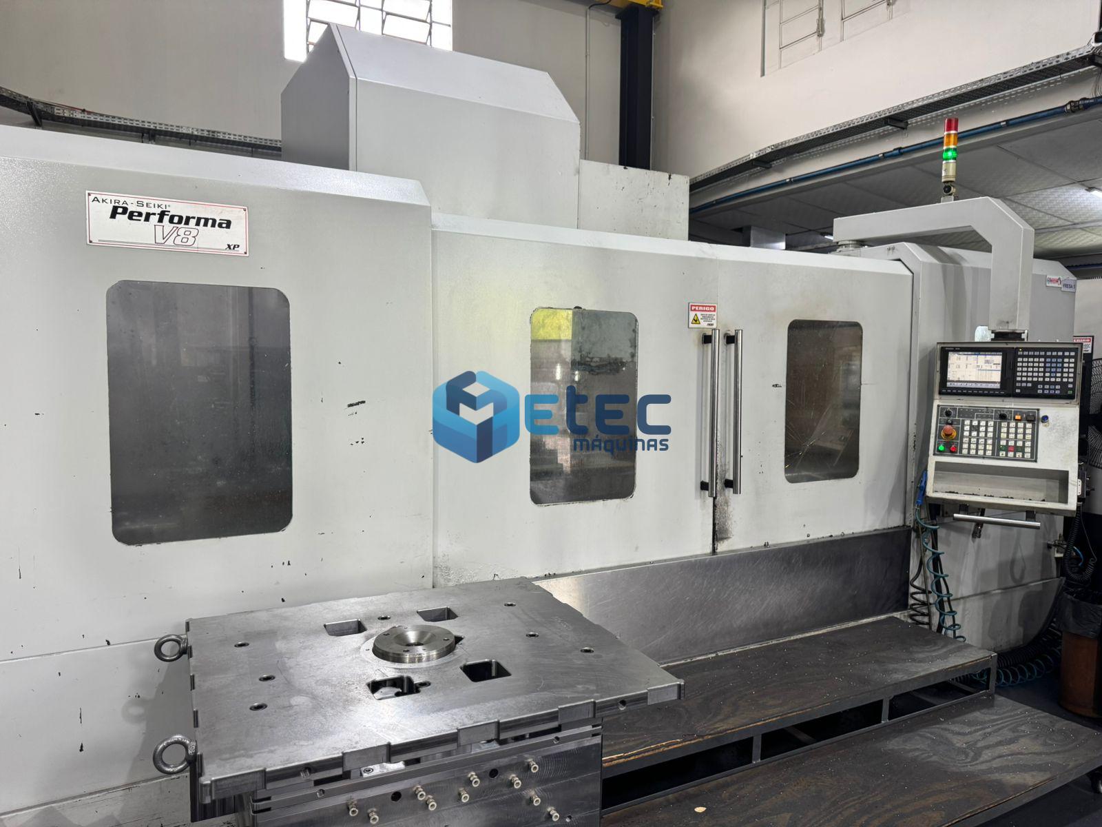 Centro de Usinagem Akira Seiki V8XP