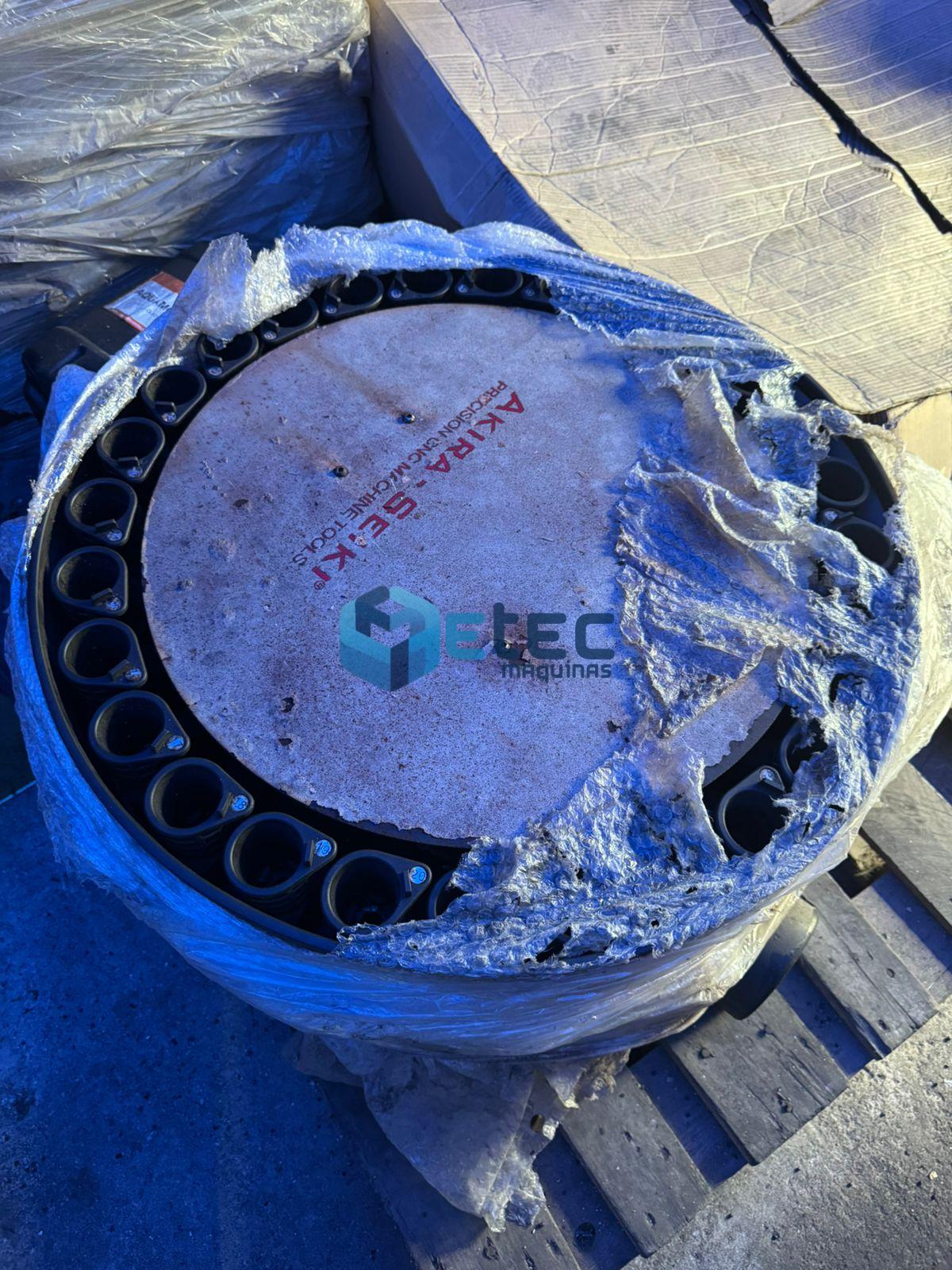 Centro de Usinagem Akira Seiki V8XP