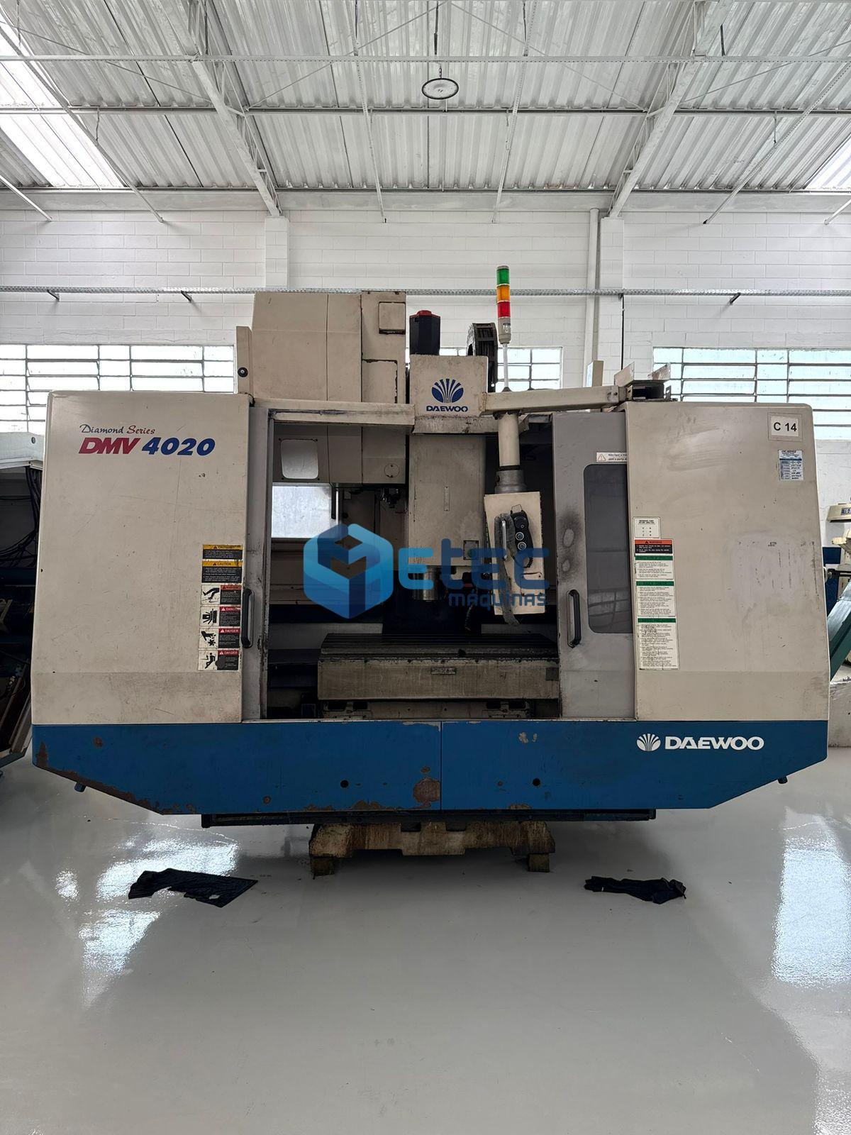 Centro de Usinagem Vertical Doosan Daewoo DMV 4020