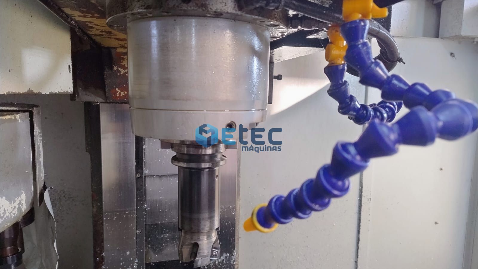Centro de Usinagem Vertical Feeler FV-1000