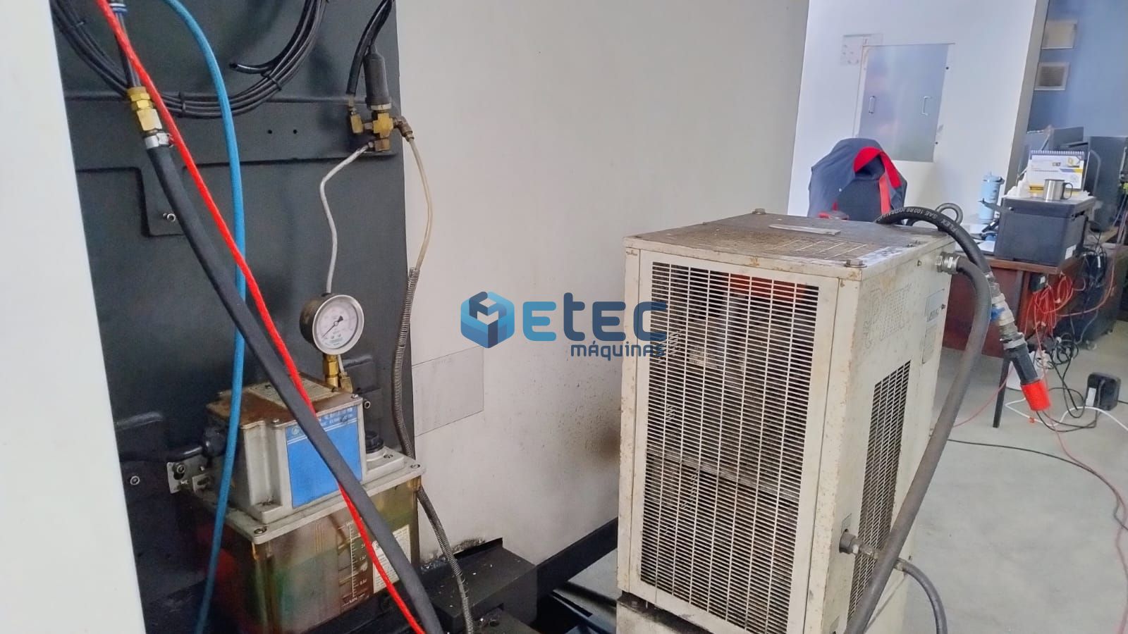 Centro de Usinagem Vertical Feeler FV-1000