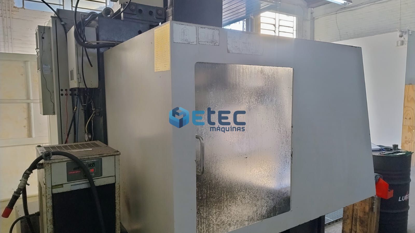 Centro de Usinagem Vertical Feeler FV-1000