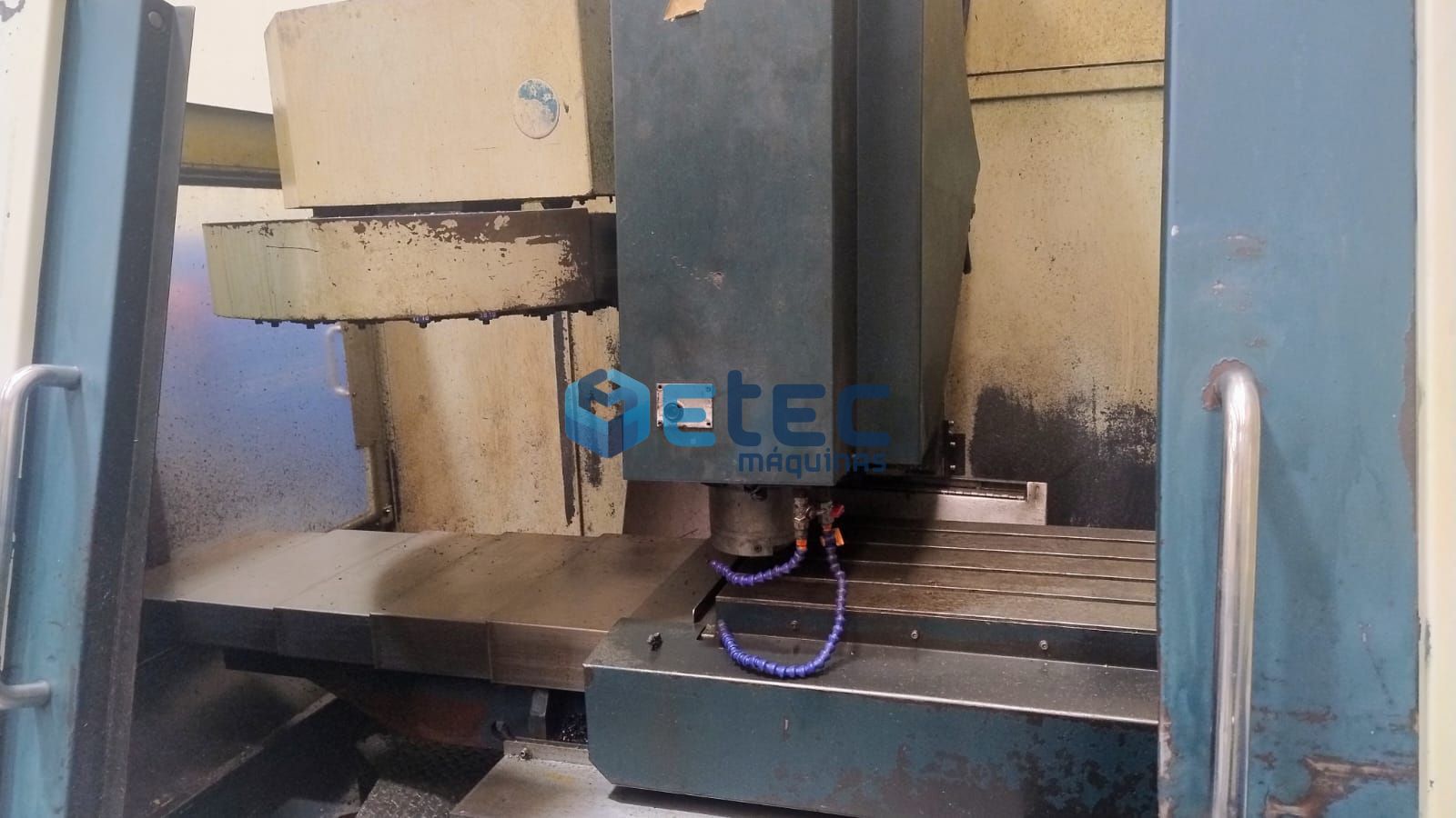 Centro de Usinagem Vertical Feeler FV1000