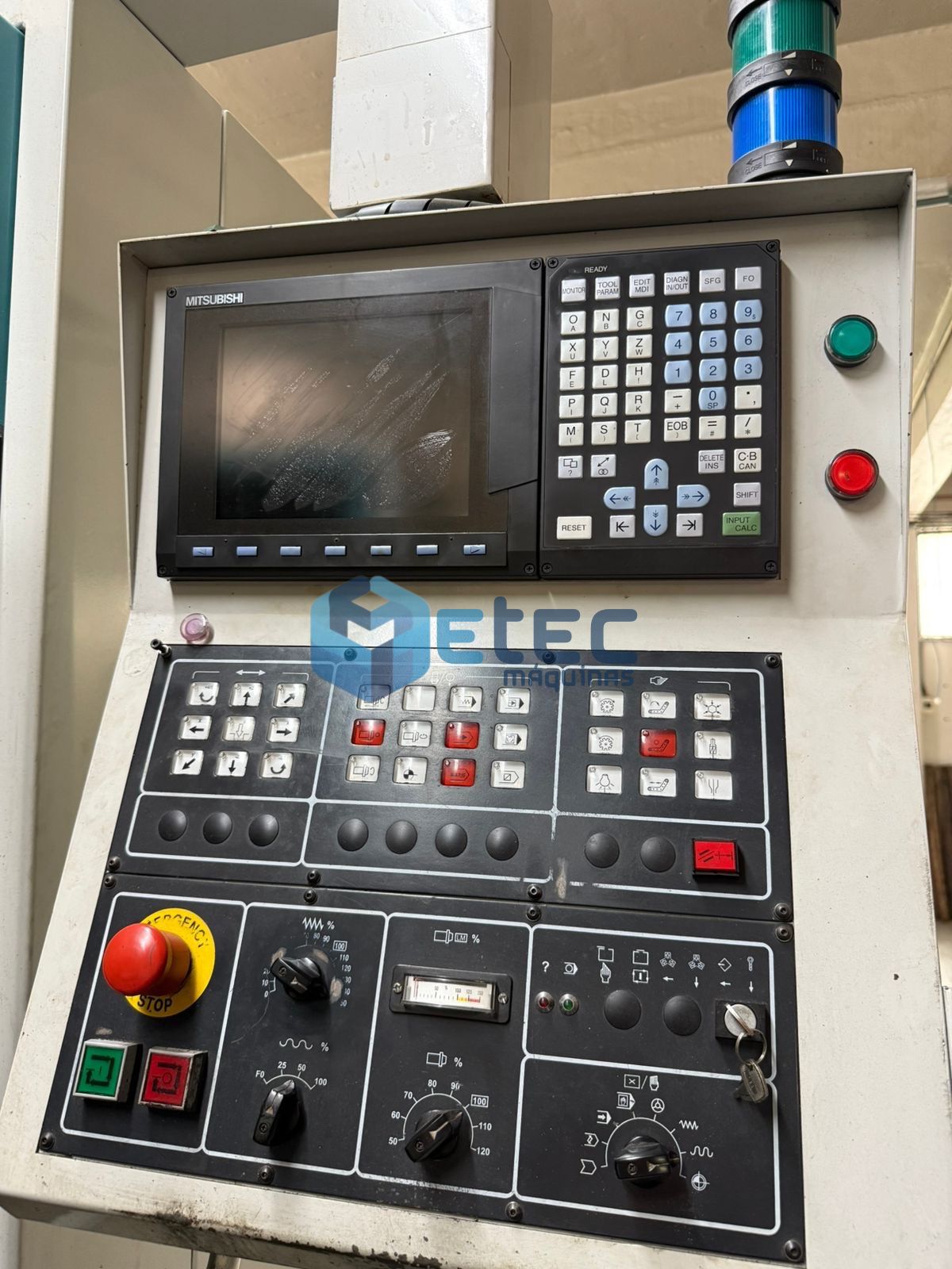 Centro de Usinagem Vertical Sinitron VMC-1500