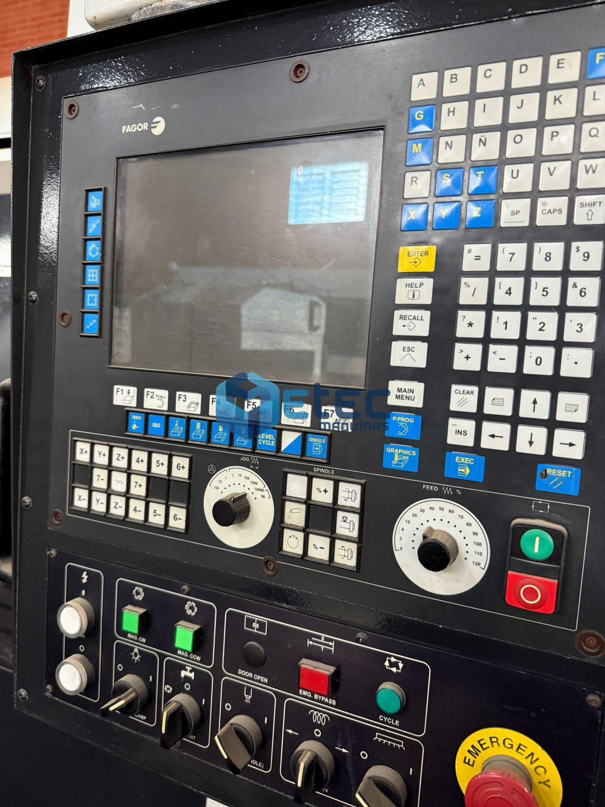 Centro de Usinagem Vertical Travis M1500