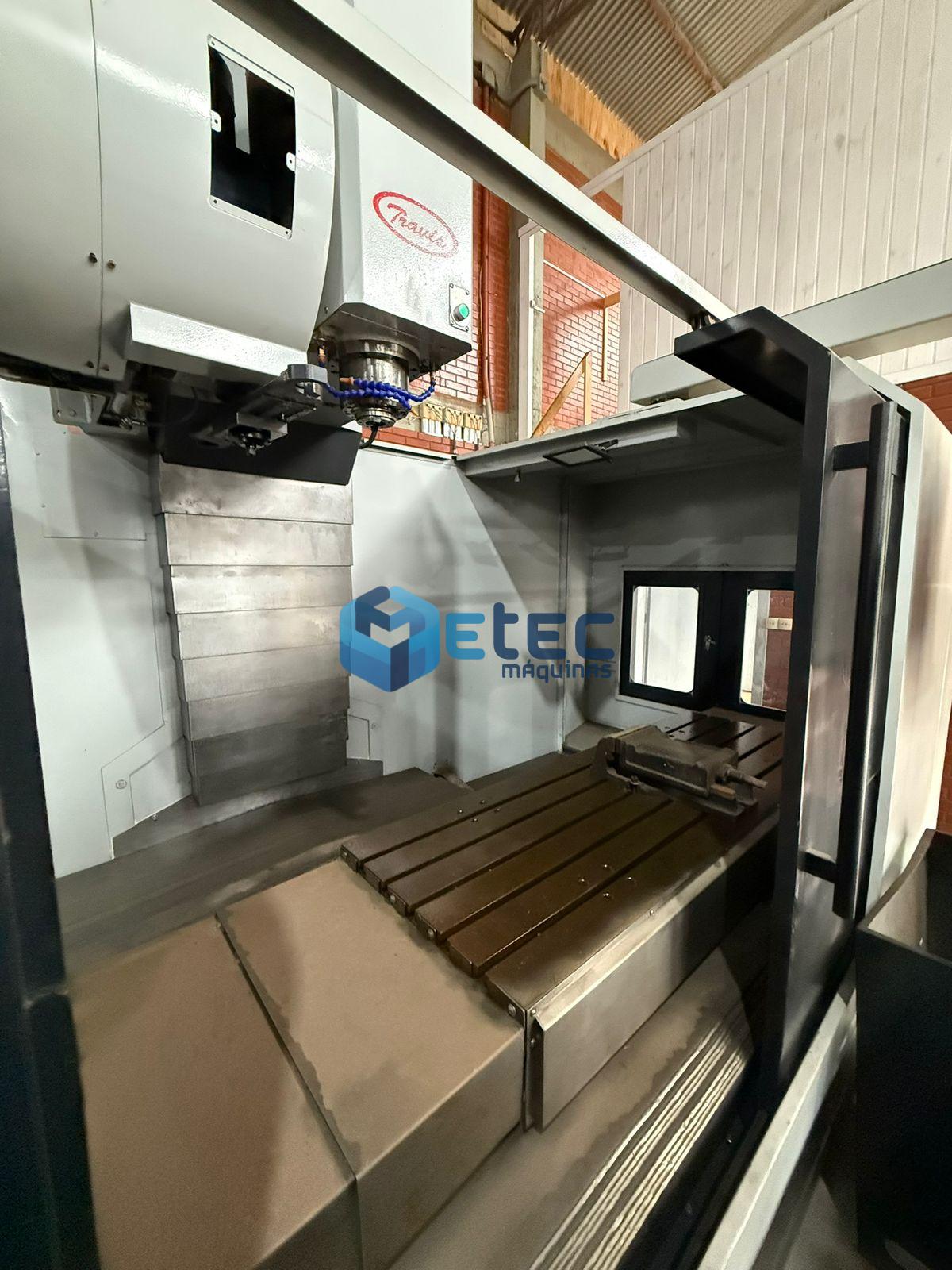 Centro de Usinagem Vertical Travis M1500