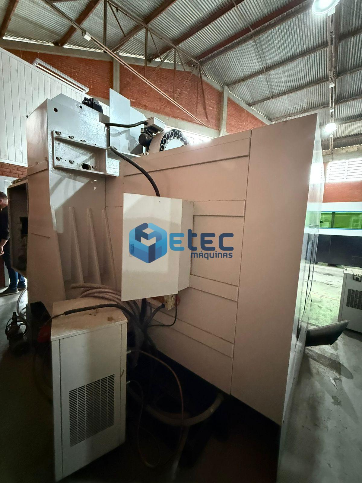 Centro de Usinagem Vertical Travis M1500