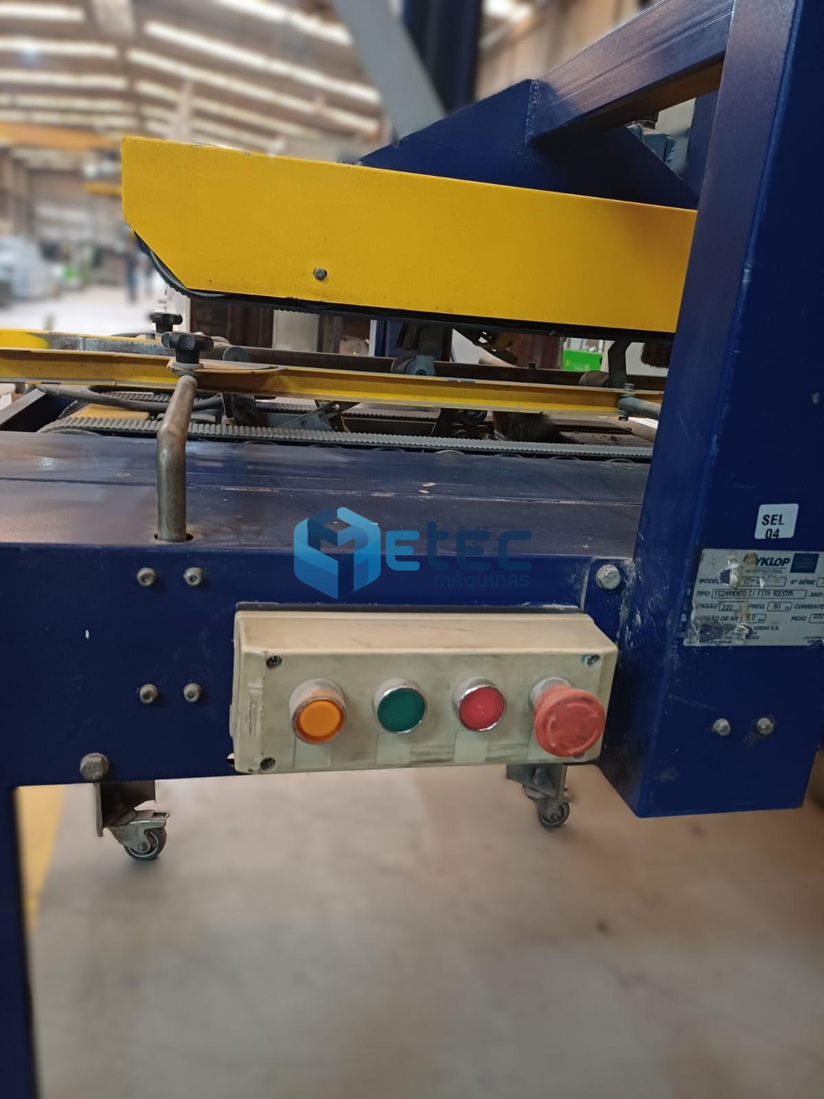 Fechadora de Caixa Semiautomática