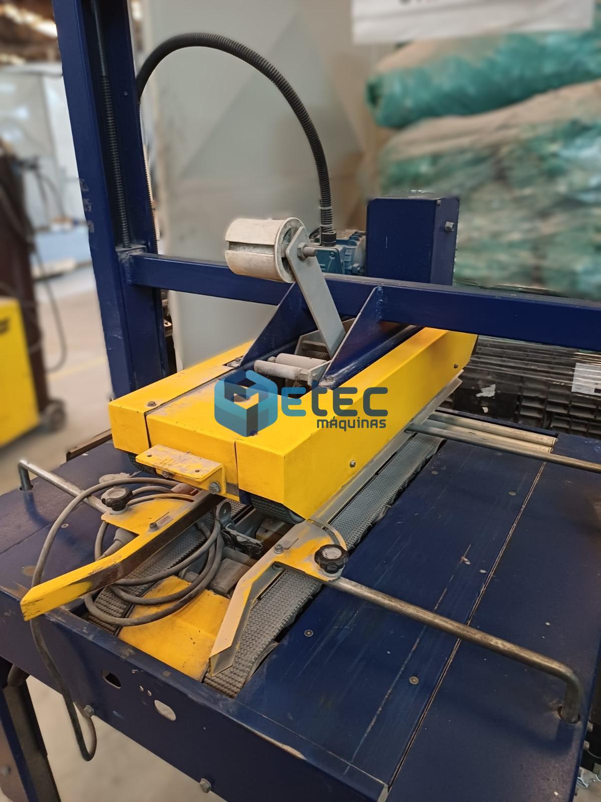 Fechadora de Caixa Semiautomática