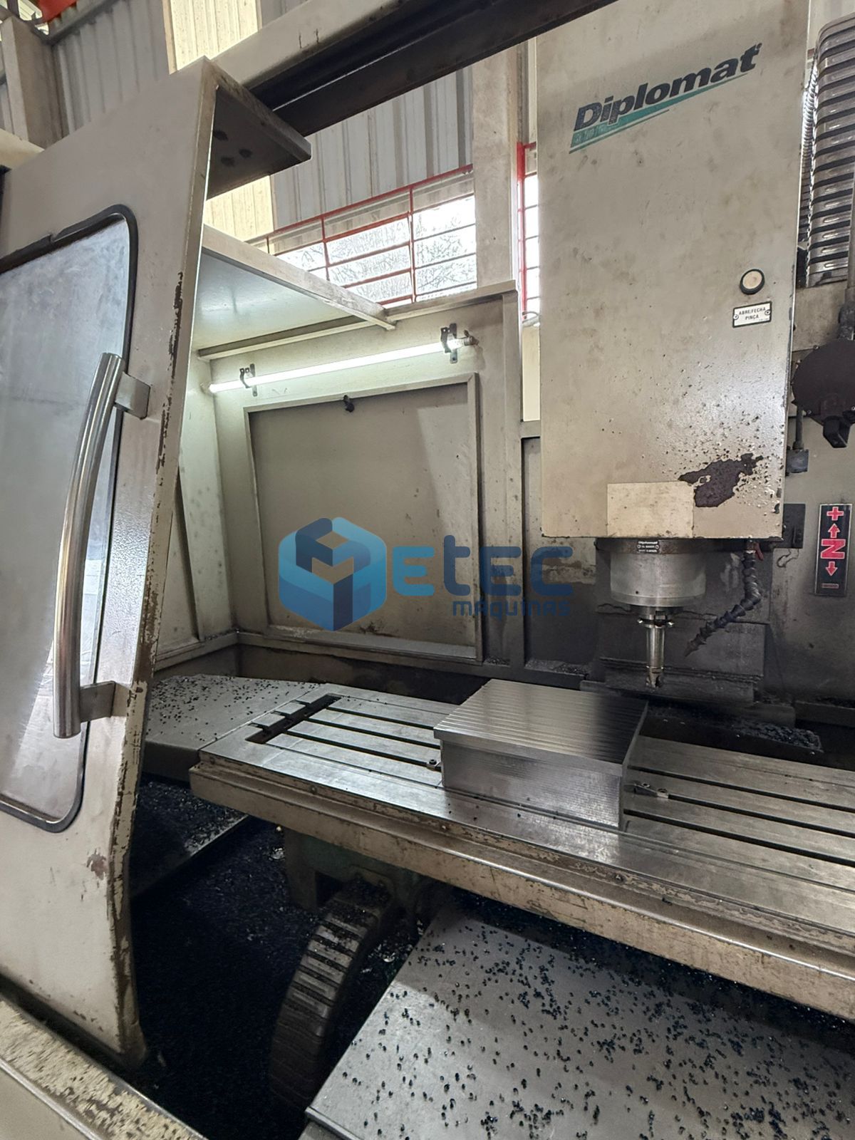 Fresadora CNC Diplomat Petrus 50100R