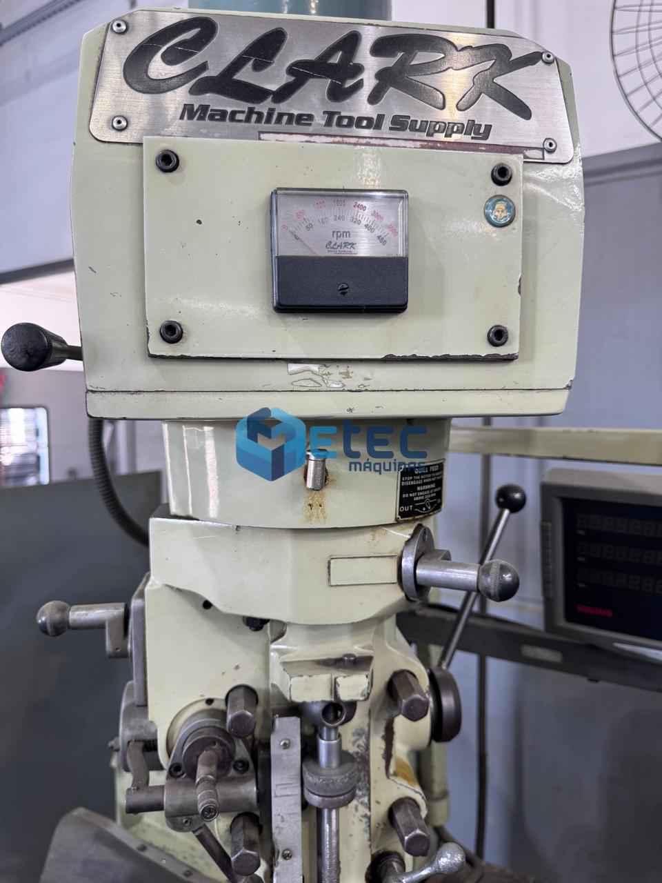 Fresadora Convencional CLARK