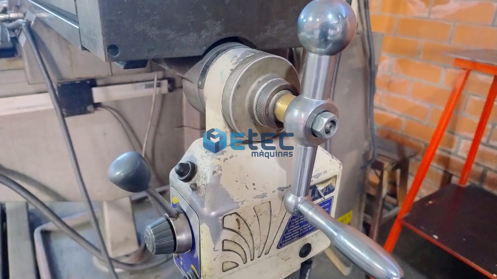 Fresadora Ferramenteira Veker VK450I Com Digital nos 3 Eixos