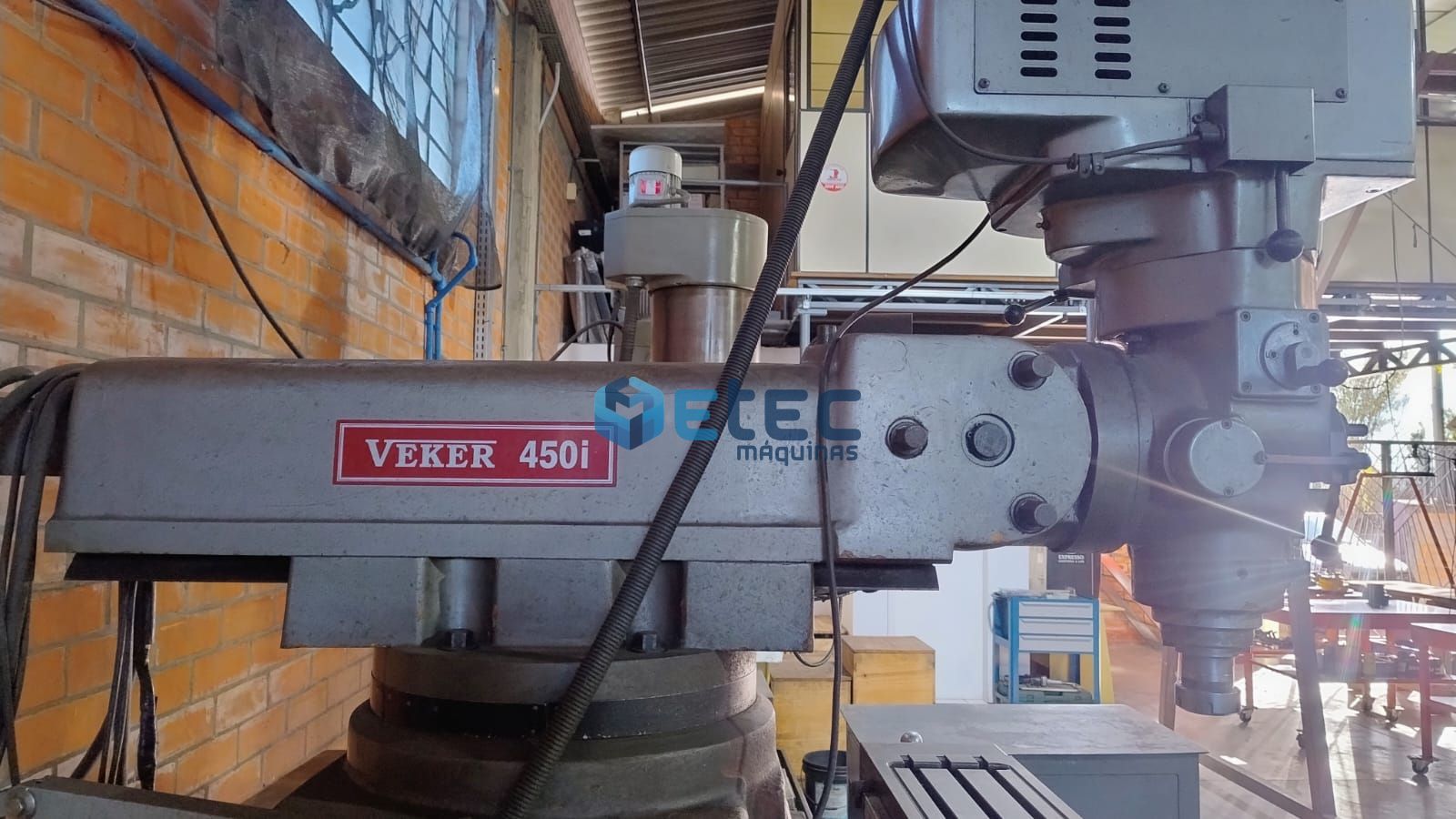Fresadora Ferramenteira Veker VK450I Com Digital nos 3 Eixos