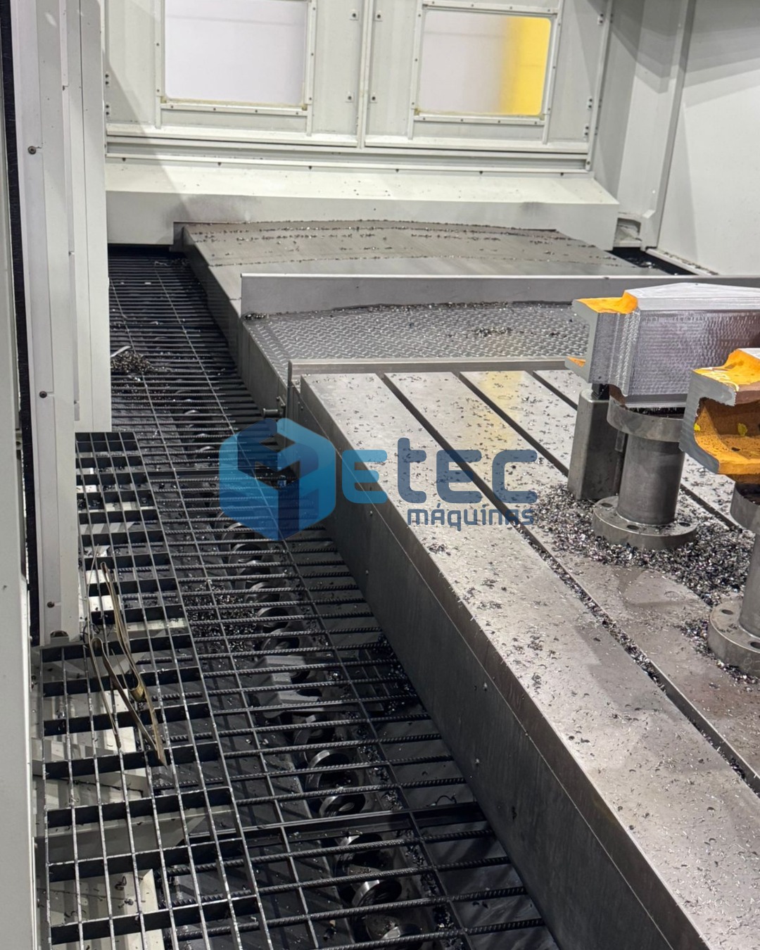 Centro de Usinagem Portal Hision GLU28L