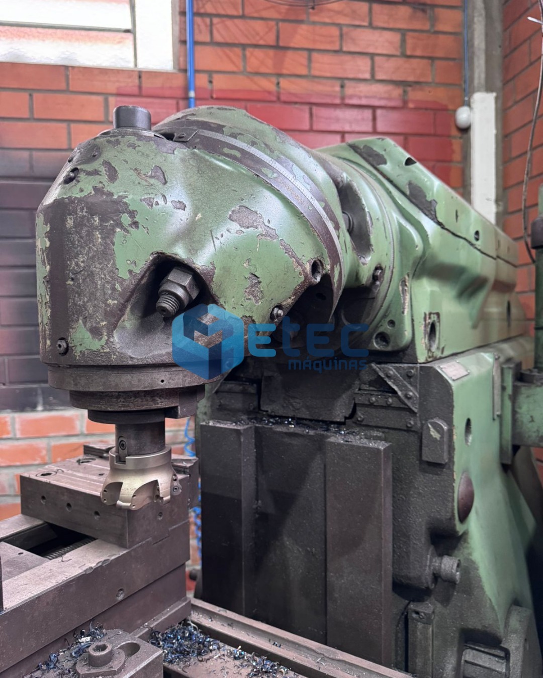 Fresadora Universal Huron MU-5