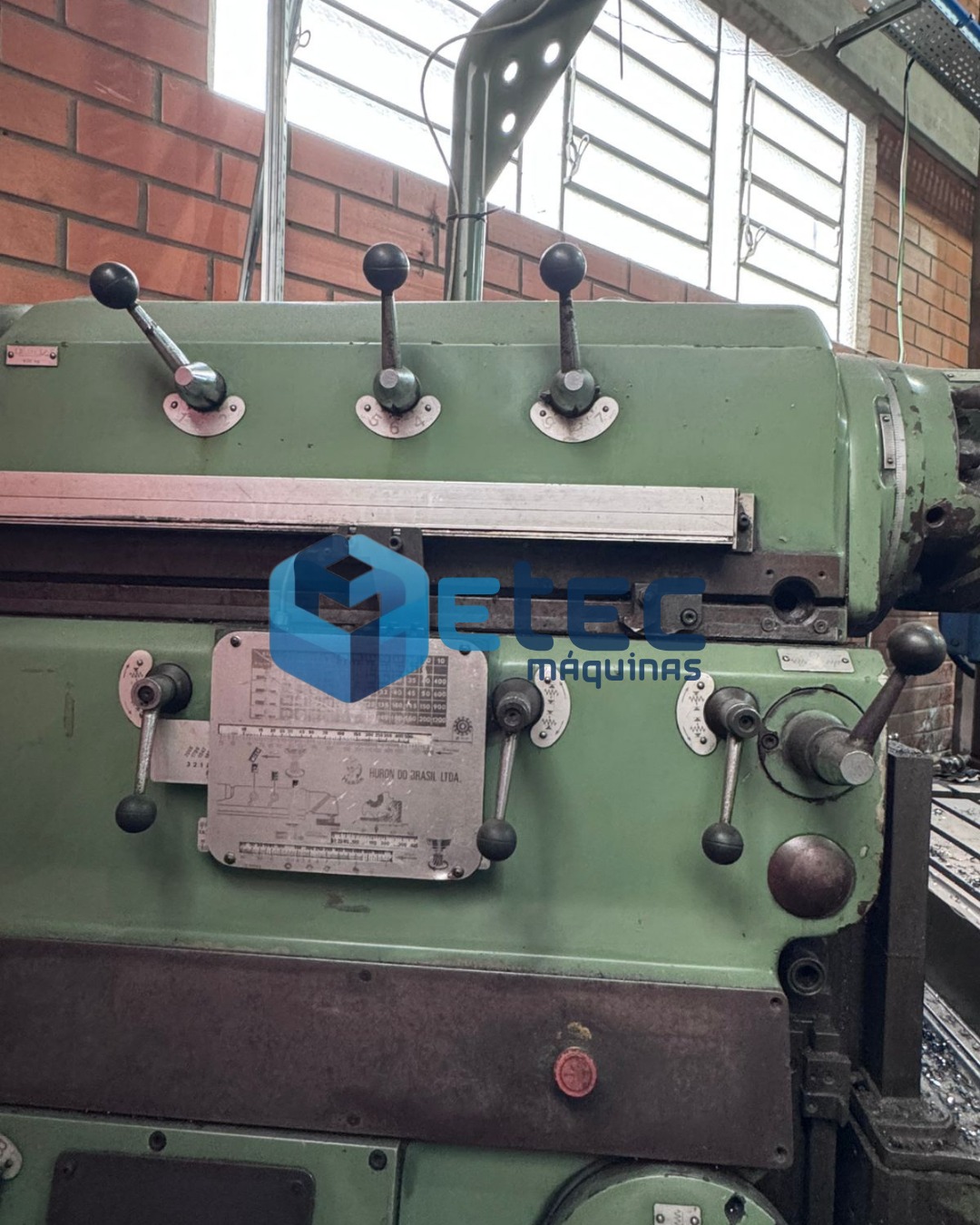 Fresadora Universal Huron MU-5