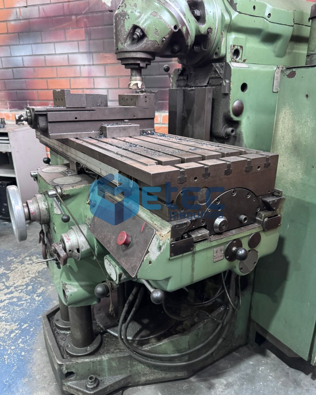 Fresadora Universal Huron MU-5