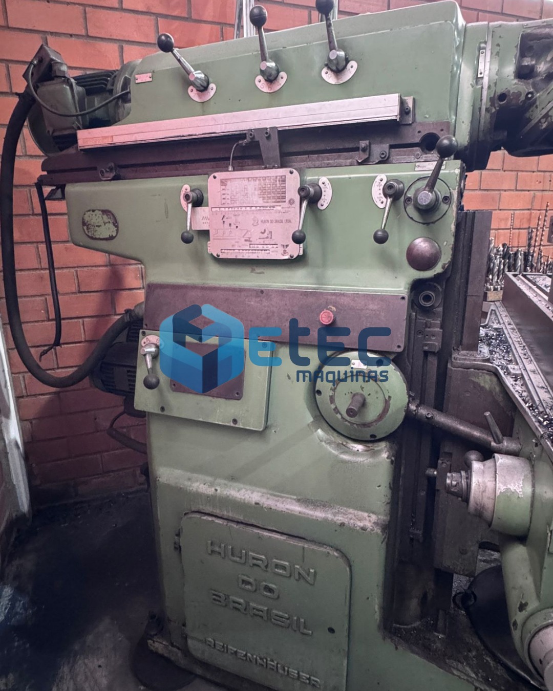 Fresadora Universal Huron MU-5