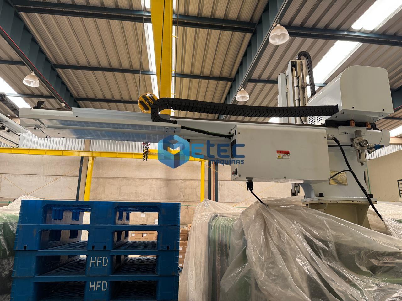 Injetora de Plástico WELLTEC 160Se II - com Robô