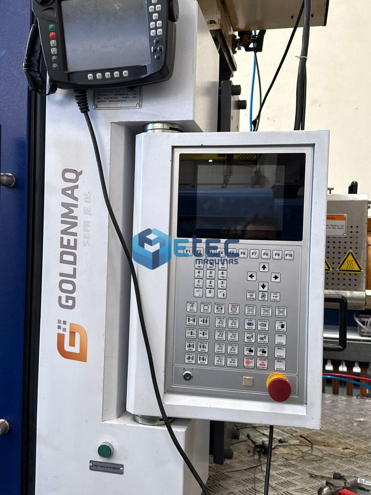 Injetora de Plásticos Golden Eagle GEK300W/S + Robô