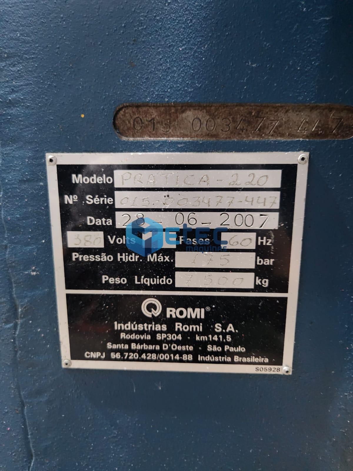 Injetora Romi Prática 220 Ton