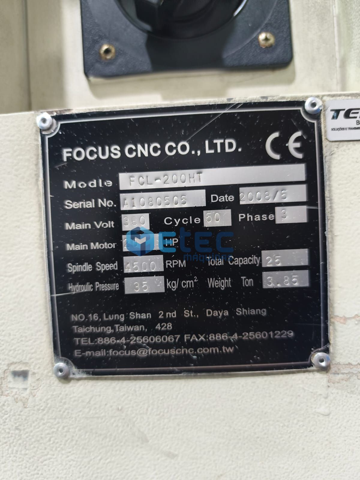 Torno CNC Focus FCL200HT
