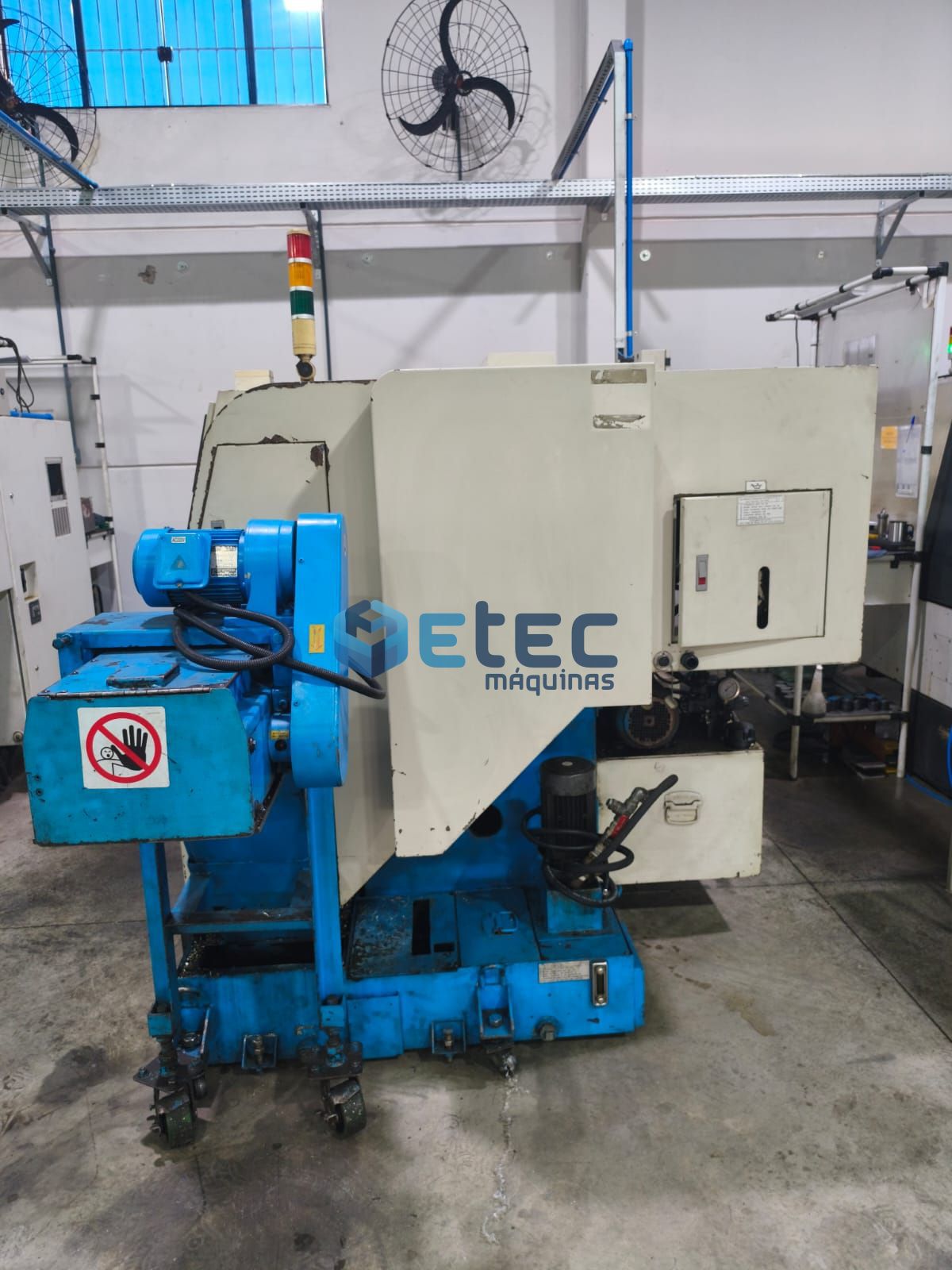 Torno CNC Focus FCL200HT