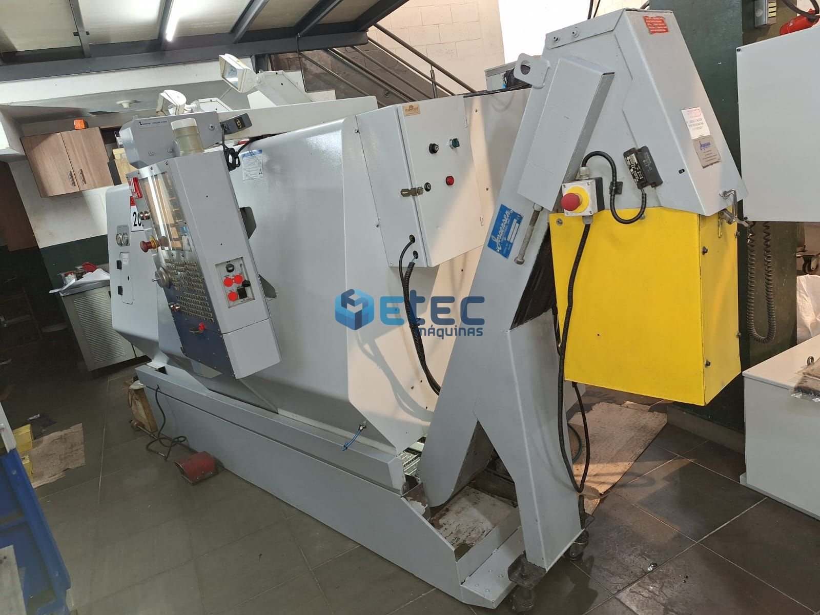 Torno CNC HAAS SL-20T