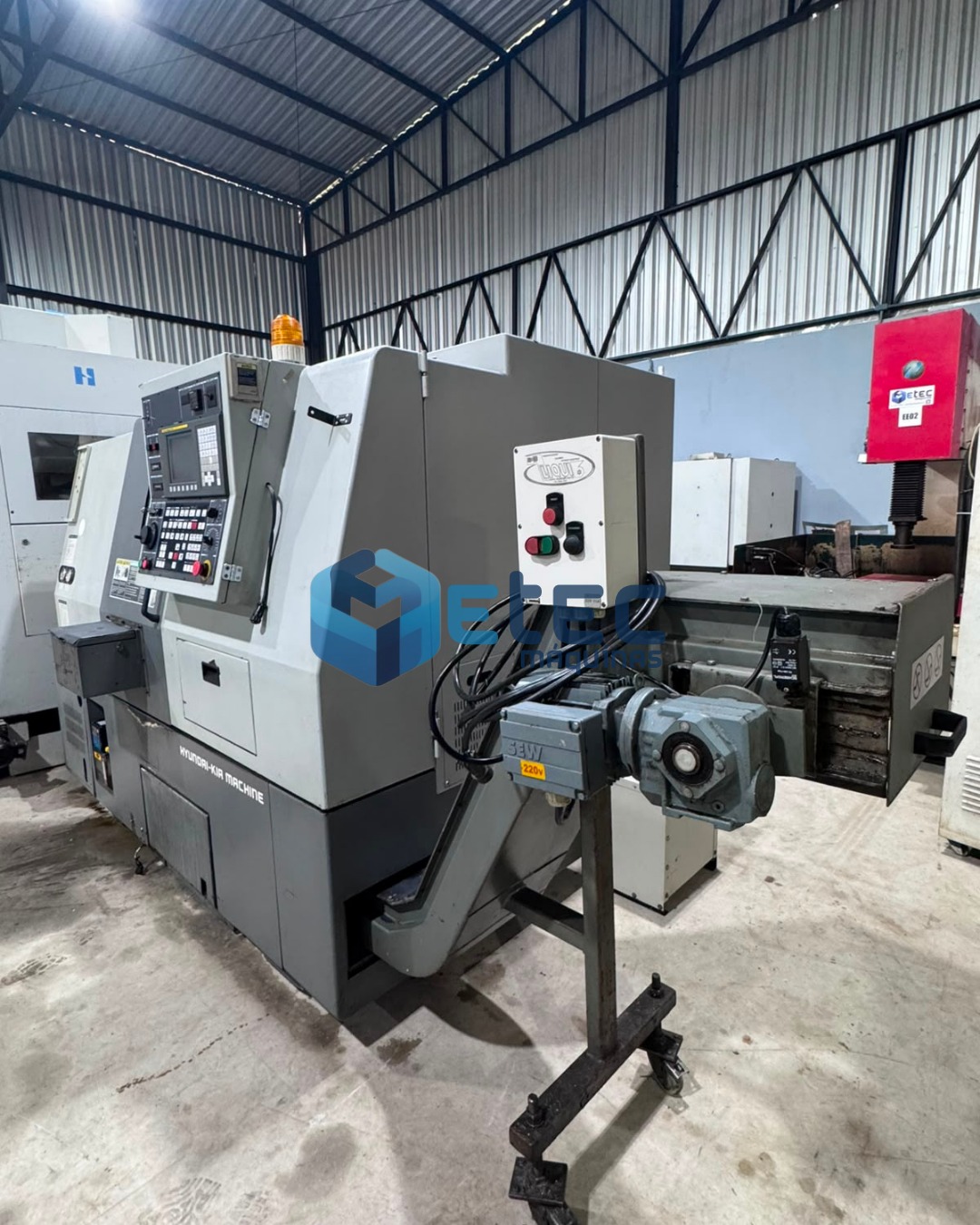 Torno CNC Hyundai SKT-21