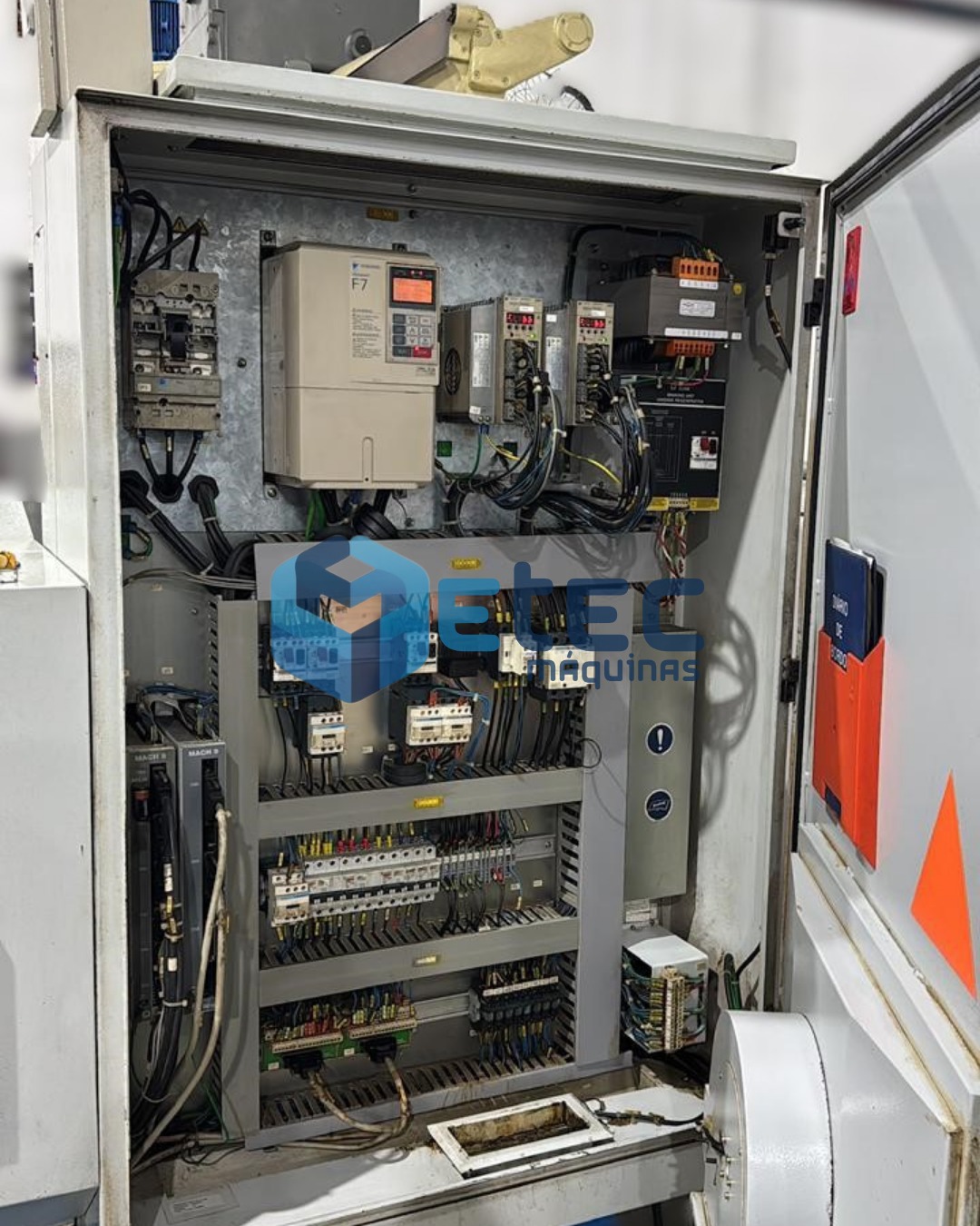TORNO CNC ROMI CENTUR 30D