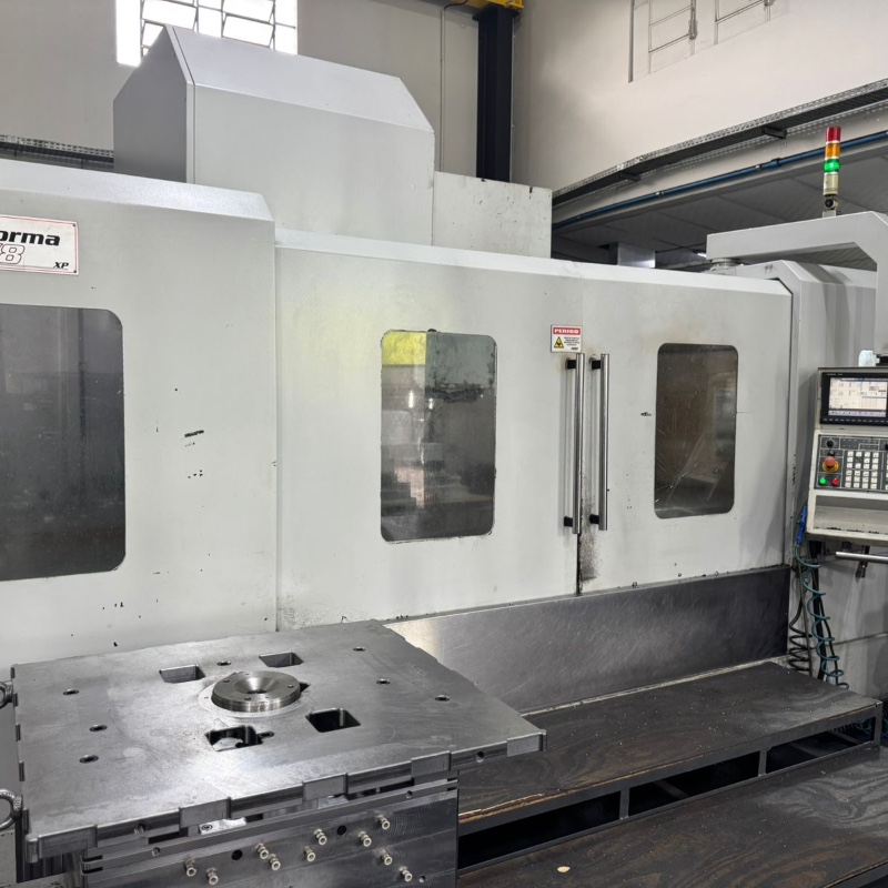 Centro de Usinagem Akira Seiki V8XP