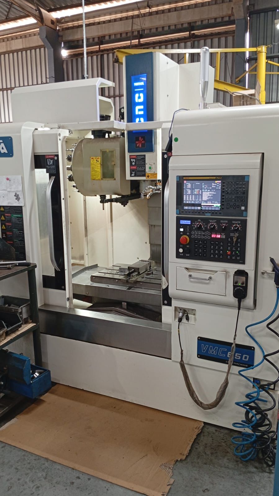 Centro de Usinagem Gama VMC650 + 4° Eixo