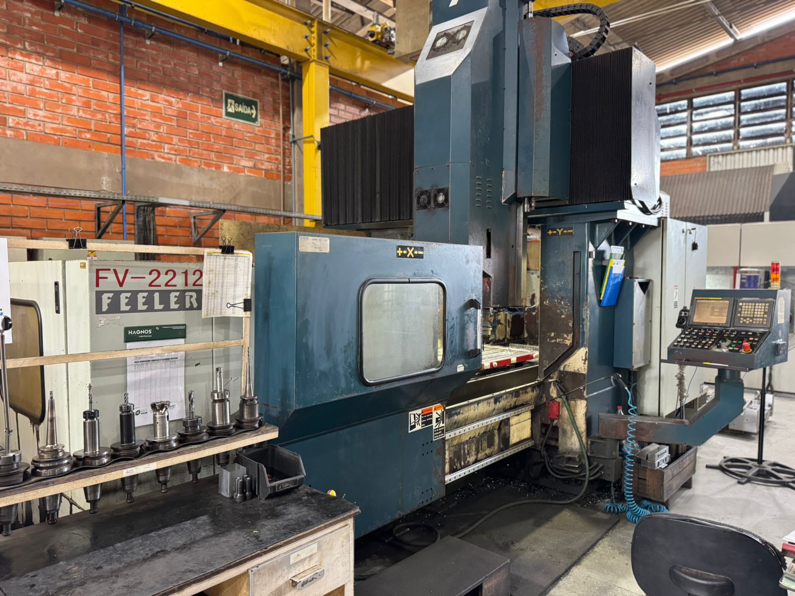 Fresadora CNC Portal Feeler FV-2212