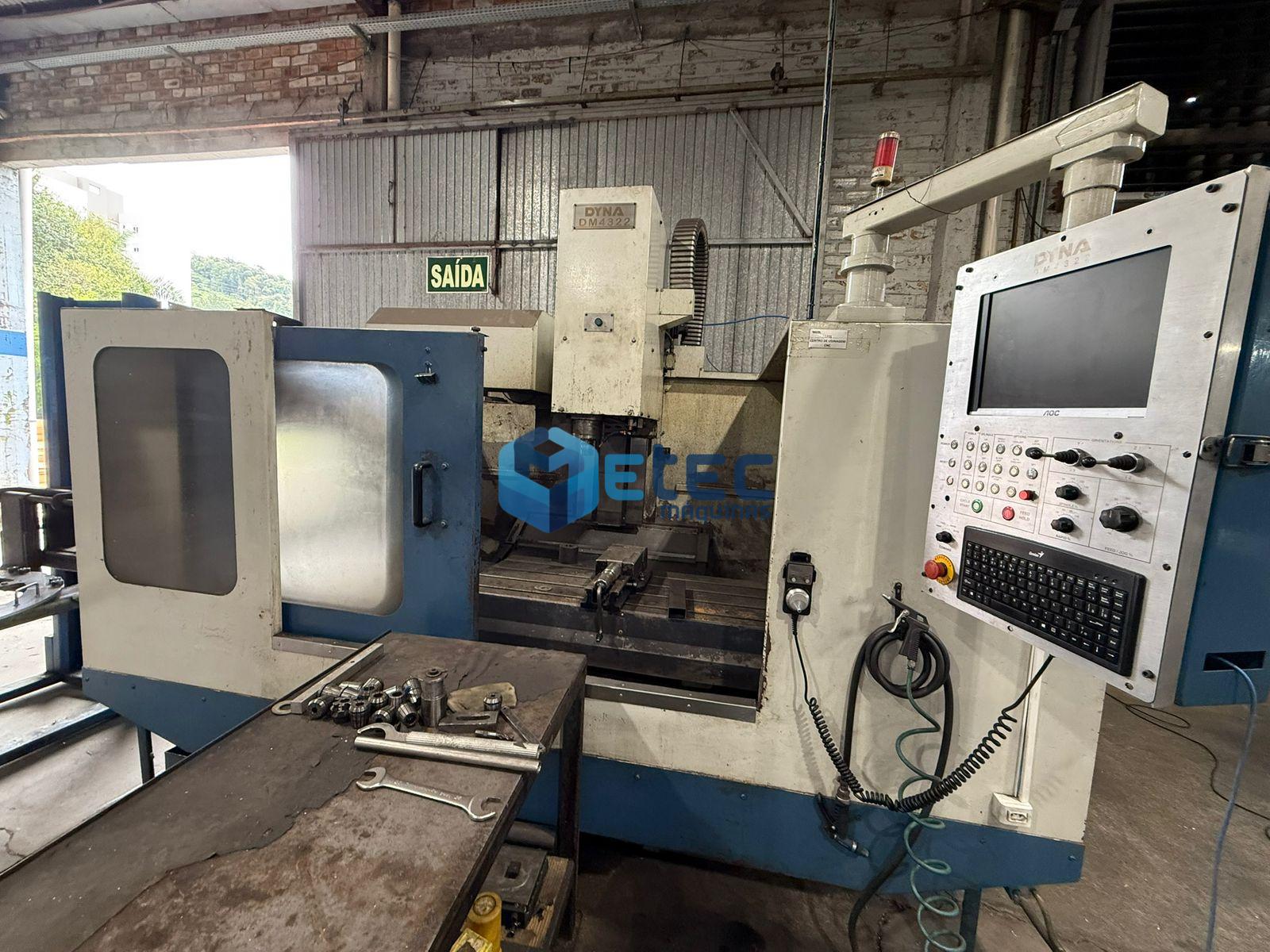 Centro de Usinagem Dyna DM4322