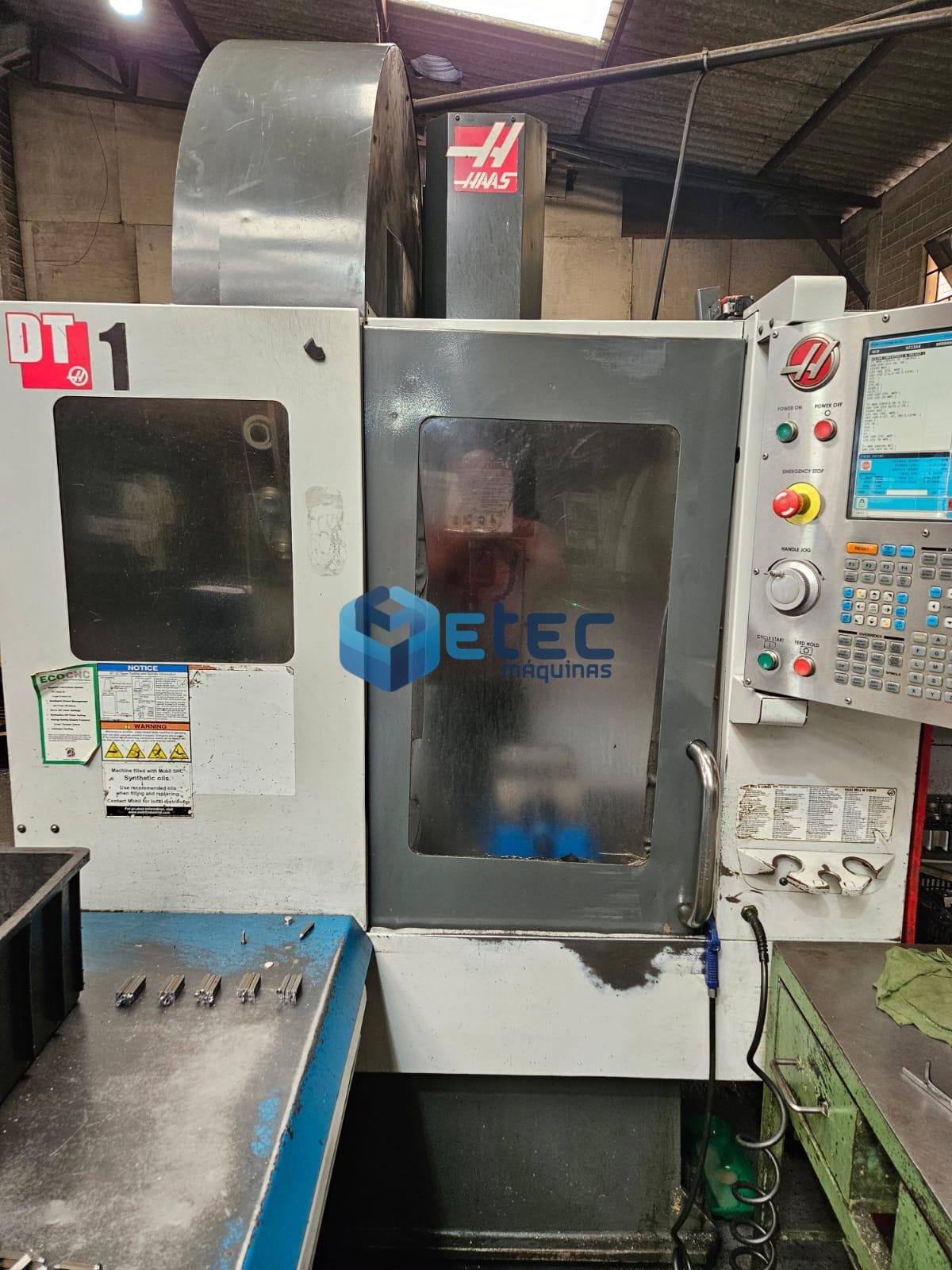 Centro de Usinagem Vertical HAAS DT-1