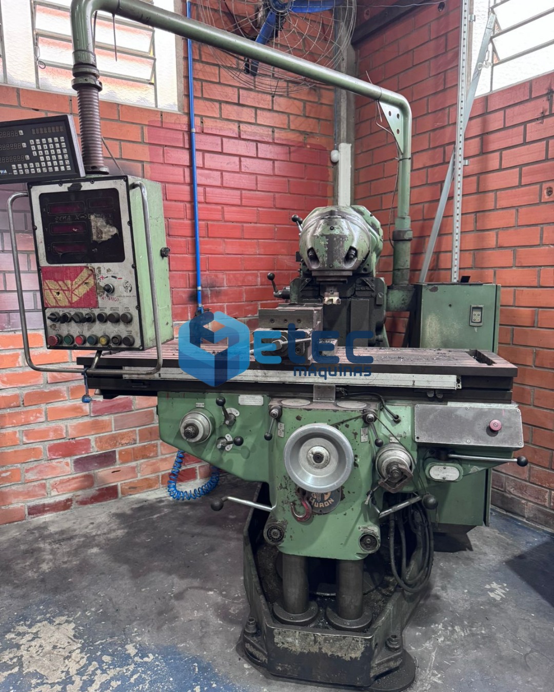Fresadora Universal Huron MU-5
