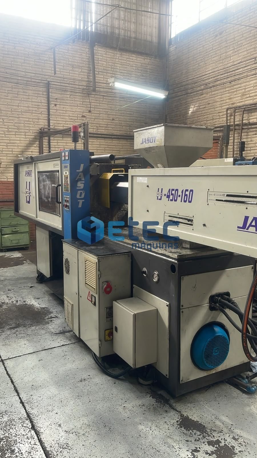 Injetora de Plástico Jasot 160Ton