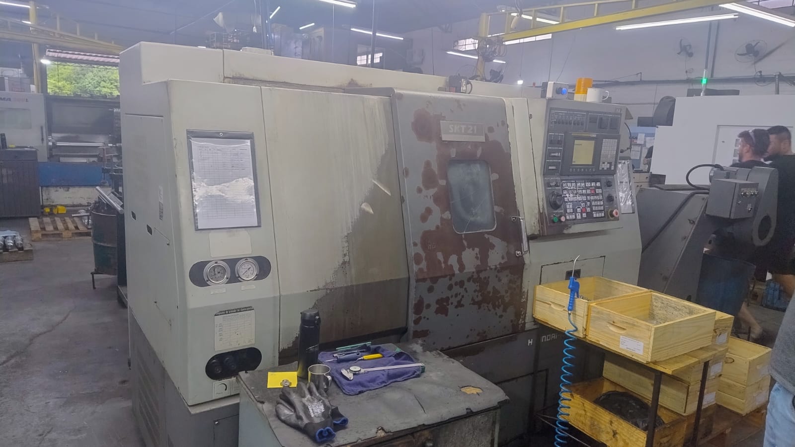 Torno CNC Hyndai SKT-21