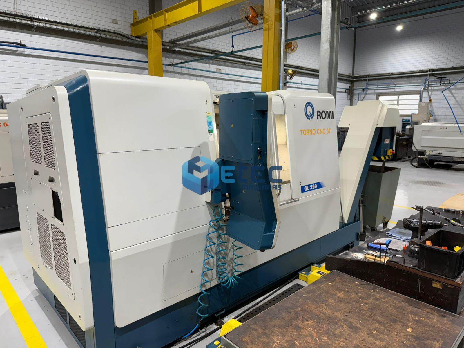 Torno CNC ROMI GL 250